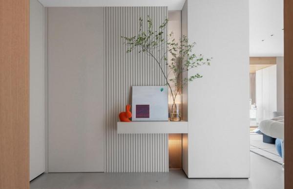 難怪低飽和度色彩越來越流行，看了她160㎡大宅後，確實很溫馨