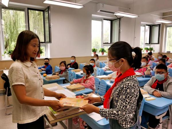 一年級家長注意：橫折與橫折鉤大有學問，亂輔導必鬧親子矛盾