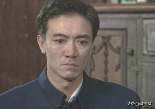 靠《亮劍》走上巔峰的李幼斌，拋棄20年糟糠之妻，迎娶三婚史蘭芽