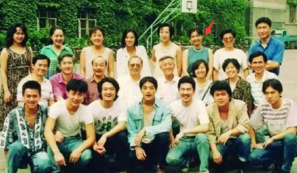 中戲90班聚首!王學兵鬍子拉碴、李亞鵬顯年輕,班花變化最大 中戲90班聚首!王學兵鬍子拉碴、李亞鵬顯年輕,班花變化最大