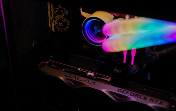 能壓住不關AVX512的i7 11700K!這款喬思伯水冷的秘訣是RGB水管? 能壓住不關AVX512的i7 11700K!這款喬思伯水冷的秘訣是RGB水管?