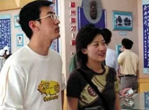 主持界的7對模範夫妻:劉純燕王寧從校服到婚紗,可惜李詠已離世 主持界的7對模範夫妻:劉純燕王寧從校服到婚紗,可惜李詠已離世