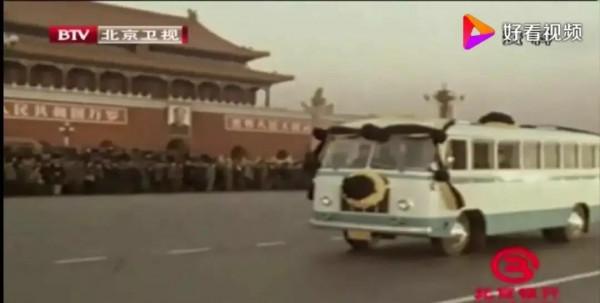 1976年1月8日，敬愛的周總理與世長辭，他一生為國為民，鞠躬盡瘁