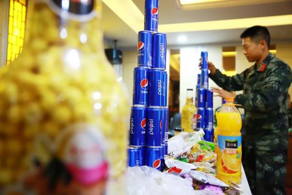 這場集體生日party,嗨翻了 這場集體生日party,嗨翻了