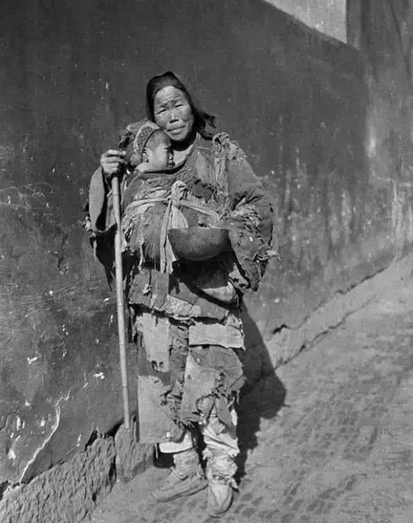 山東一老婦參觀博物館,指著展示櫃說:這是我的!暴露其真實身份 山東一老婦參觀博物館,指著展示櫃說:這是我的!暴露其真實身份