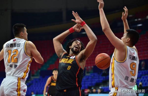 楊鳴這次要翻，不僅遼寧的七連勝懸了，他們還將被深圳逆襲