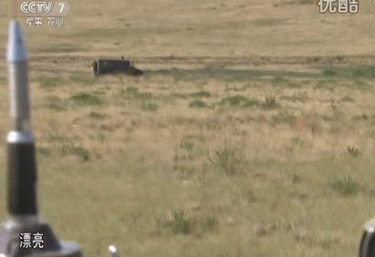 朱日和“戰神”開59坦克“吊打”藍軍，藍軍連長：你開掛了？