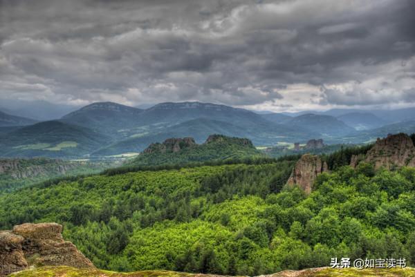 楊萬里的詩儘管沒有什麼技巧,但是寫得很有趣,字裡行間充滿哲理 楊萬里的詩儘管沒有什麼技巧,但是寫得很有趣,字裡行間充滿哲理