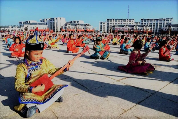 託布秀爾刻進牧民骨子裡的絲絲絃音