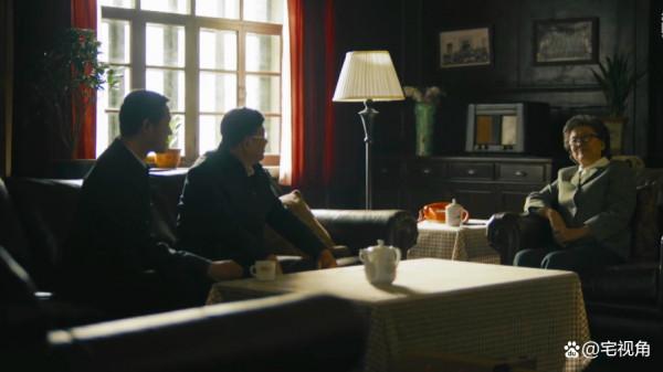 人世間：金月姬為什麼要幫周秉義換工作？難道真的是為了報恩？