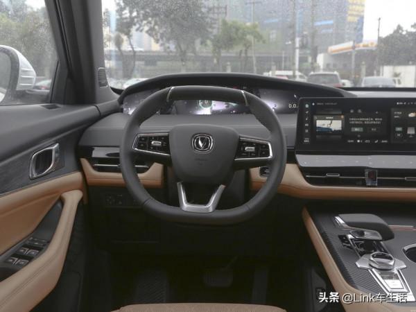 銷量不分伯仲，自主高階中型SUV，長安UNI-K與WEY摩卡如何選