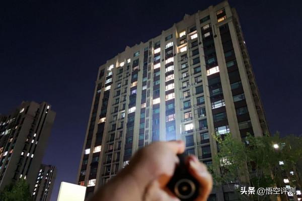 功能超強的手電：3D轉輪+無極調光+超高亮度，傲雷探索家3 Pro評測