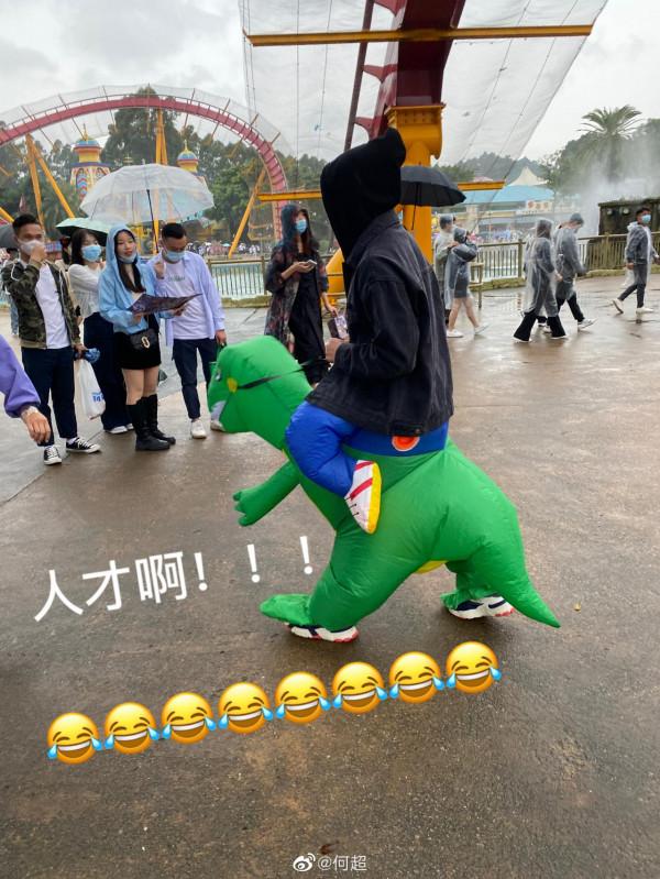 中國冠軍們慶祝萬聖節：蹦床女神大變臉！跳水3男神公眾場合搞怪