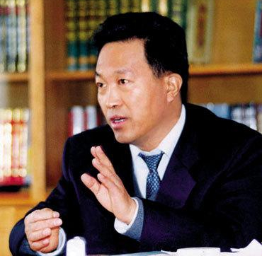 10萬塊錢起家，坐擁47億淨資產，河北前首富竟然帶著兒子去自首