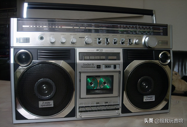 80年代在日本進口的東芝RT-8890S 行動式收錄一體機音響