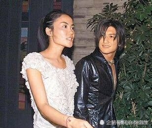 王菲謝霆鋒世紀同臺，跨越十幾年的愛情，爺青結回來了