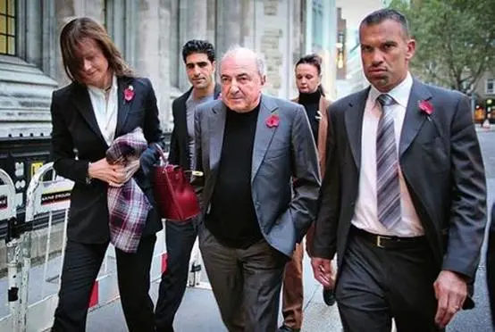 到美國“洗黑錢”,在總統府門前血拼,俄羅斯的黑幫到底有多狂? 到美國“洗黑錢”,在總統府門前血拼,俄羅斯的黑幫到底有多狂?