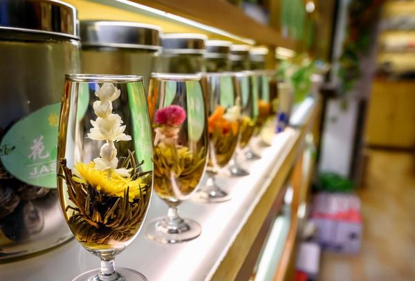 茶葉店時常沒客人,老闆卻照樣賺錢,茶葉店背後的掙錢邏輯是啥? 茶葉店時常沒客人,老闆卻照樣賺錢,茶葉店背後的掙錢邏輯是啥?