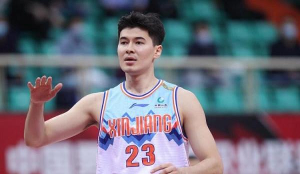 如何調整?新疆隊名列倒數第二創五年來最差戰績!球迷給出三建議 如何調整?新疆隊名列倒數第二創五年來最差戰績!球迷給出三建議