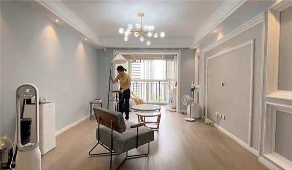 姑娘用一個月的工資，低價改造家裡客廳，講真，完工後也太漂亮了