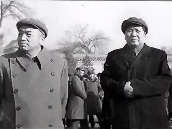 彭總焦急回北京，周恩來卻倍受苛責，毛主席：大將衝冠怒不是壞事