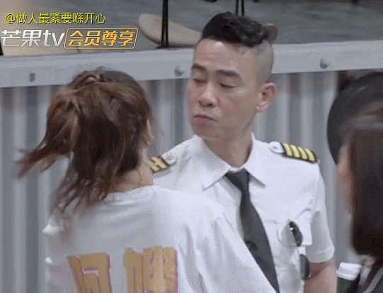 哥哥節目迎來太太團，應採兒曬陳小春張智霖張晉後臺合照，“航班”福利有點好