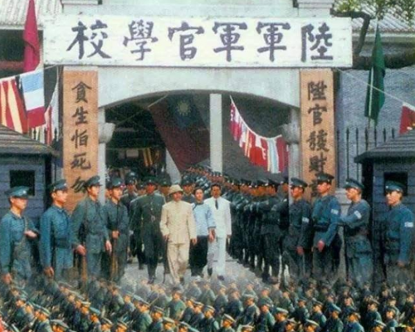黃埔軍校政治部，最讓蔣介石頭痛：除了主任能力還有我黨兩支勁旅