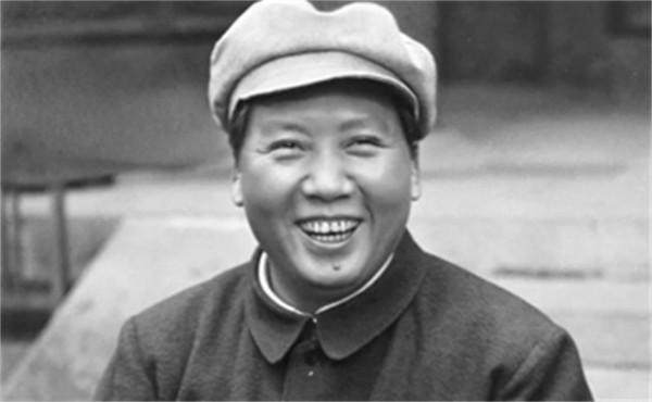 李克農俘獲2名女俘虜，為何要放掉穿長靴的？他的回答讓戰士大悟