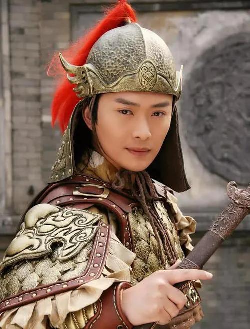 都說山東盛產美男子，這13位魯籍男星，個個五官端正，英氣逼人