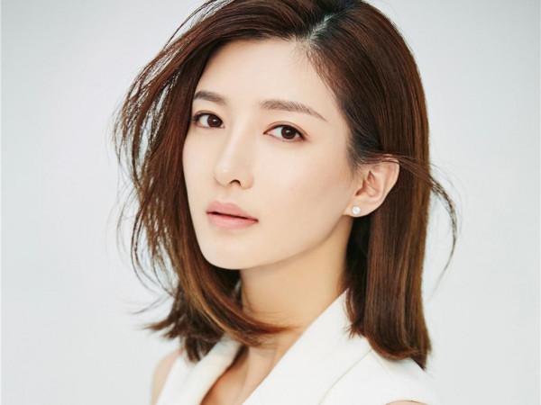 “清冷女神”江疏影的人生故事，和她背後的7個男人