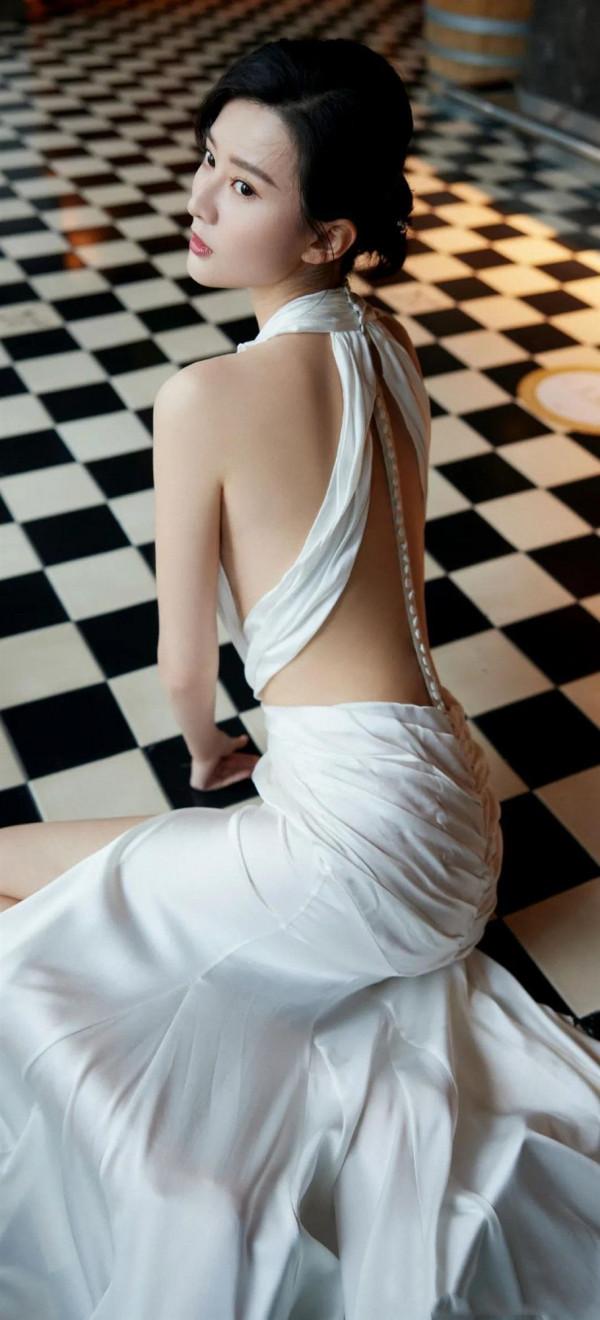 喬欣，膚白貌美的她，妥妥的氣質女神