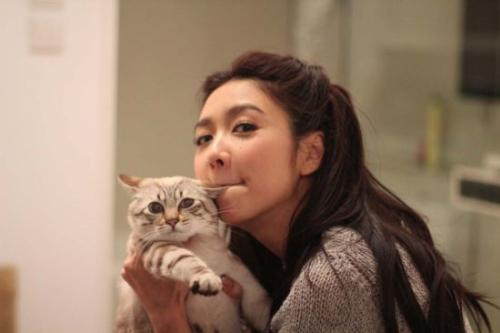 娛樂圈中的明星不要和任何人接觸，什麼事都是大事