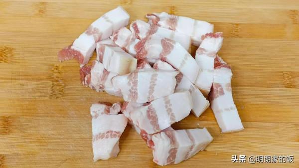 曬曬三口之家的一餐，有葷有素都是家人愛吃的，肉骨頭啃著超過癮