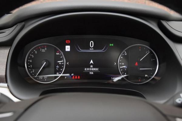 花三十萬買五十萬的享受，君越艾維亞