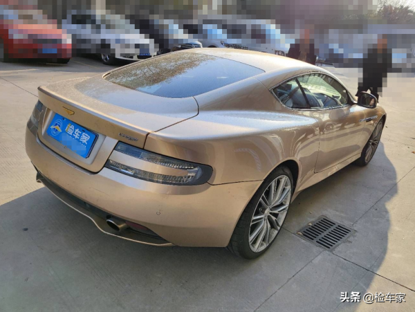 400多萬的限量超跑用來拉火鍋料！這輛阿斯頓馬丁現在只要73萬