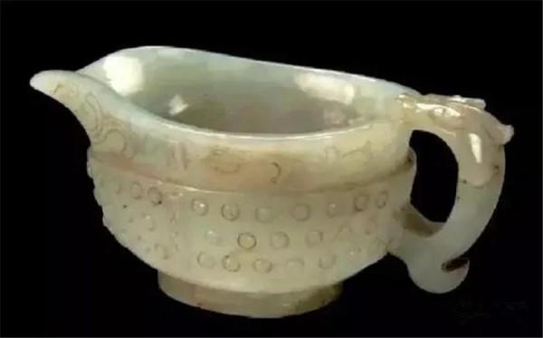 精美館藏飲酒玉杯欣賞（4）