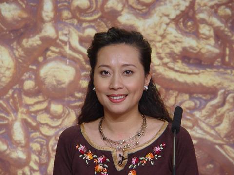 “黑妹”戚慧：5次上春晚，一婚丈夫病故退圈，如今二婚收穫幸福