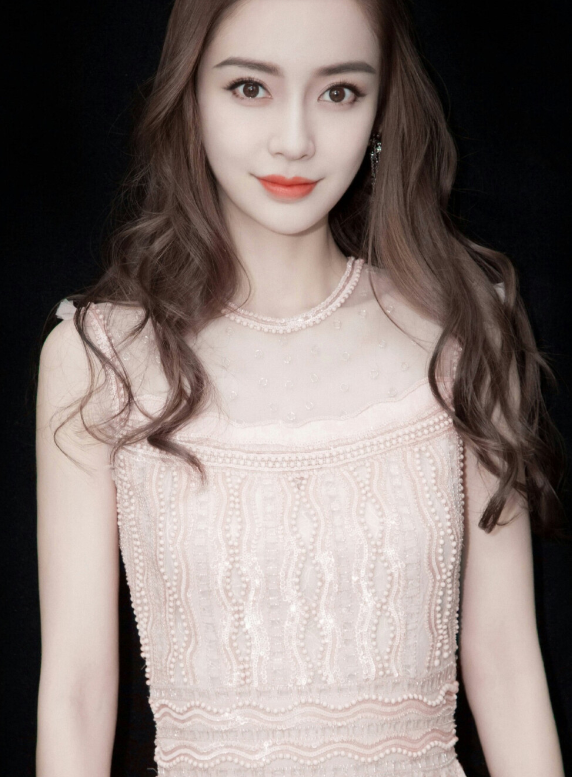 發現長的很像姐妹的一些女明星，五官太像，適合演親姐妹