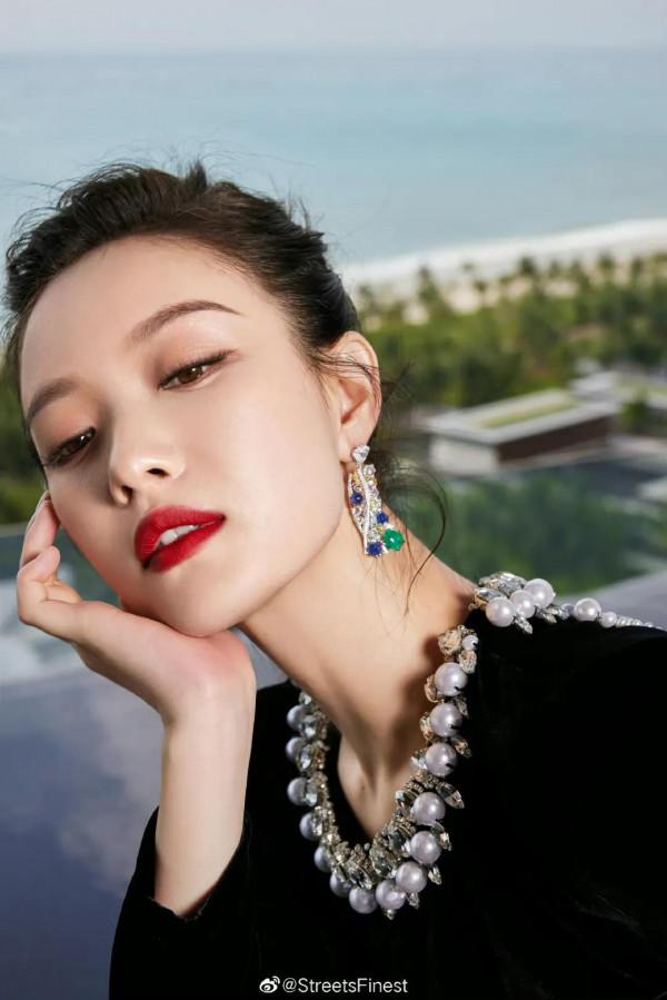 倪妮 金雞獎閉幕式兩套造型 久違的紅毯營業 依然美得大氣出眾