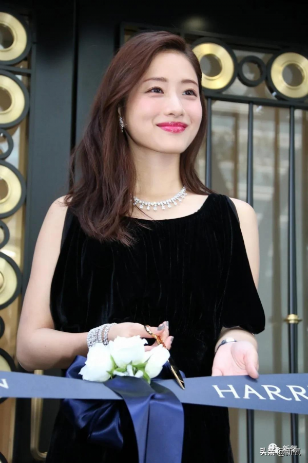 日本女藝人在美容護理上也太拼了吧 日本女藝人在美容護理上也太拼了吧