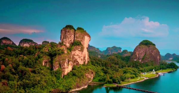 道家天師後人聚集的村落，村中全年無蚊子，當地人很長壽