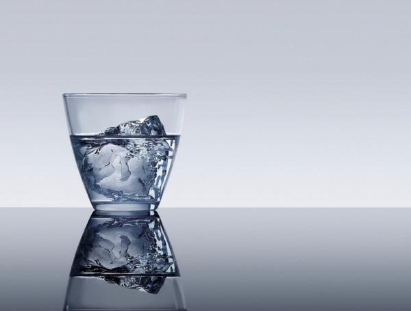 早上起床喝一杯溫水等於喝細菌? 早上起床喝一杯溫水等於喝細菌?