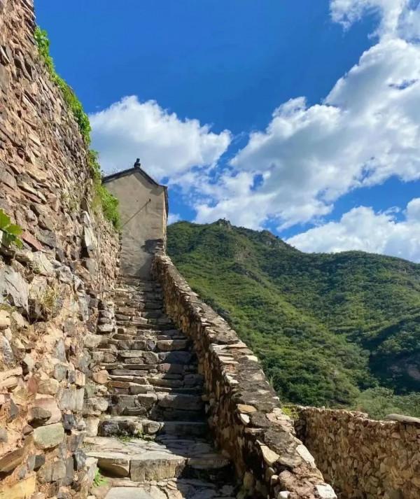 深藏在太行山峽谷中400多年曆史的爨（cuan）底下村，還是這麼火