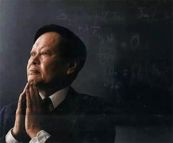 楊振寧回國後見到岳父杜聿明,稱呼“杜先生”,周總理迅速糾正 楊振寧回國後見到岳父杜聿明,稱呼“杜先生”,周總理迅速糾正