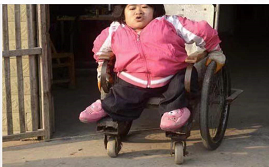 女嬰被遺棄瘦成皮包骨,女網紅帶她回家收養6年遭質疑,現狀如何 女嬰被遺棄瘦成皮包骨,女網紅帶她回家收養6年遭質疑,現狀如何