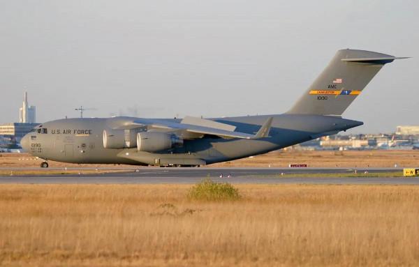 C-17“環球霸王”III運輸機圖集（200圖）