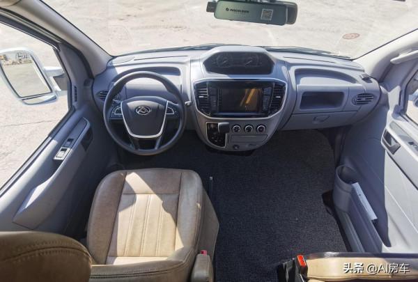 無中門衛航B型房車，帶大衣櫃、洗衣機和3人床鋪，堪稱空間魔術師