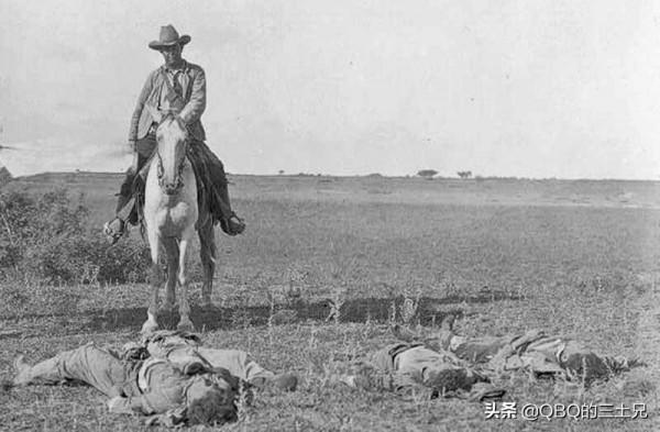 154號公路伏擊戰，警方精心設下圈套，130多槍擊斃“亡命鴛鴦”