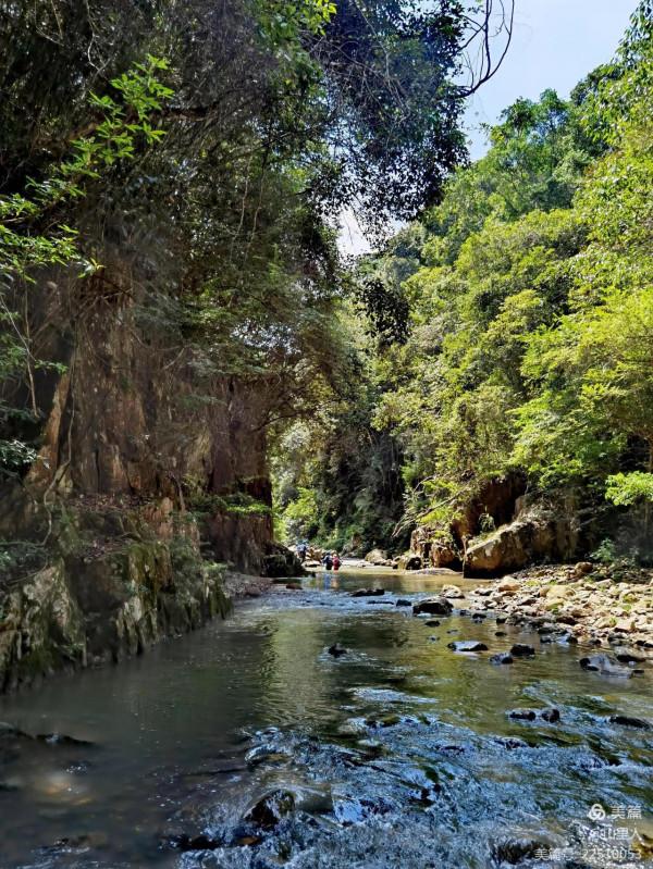 流在心中的一條河 流在心中的一條河