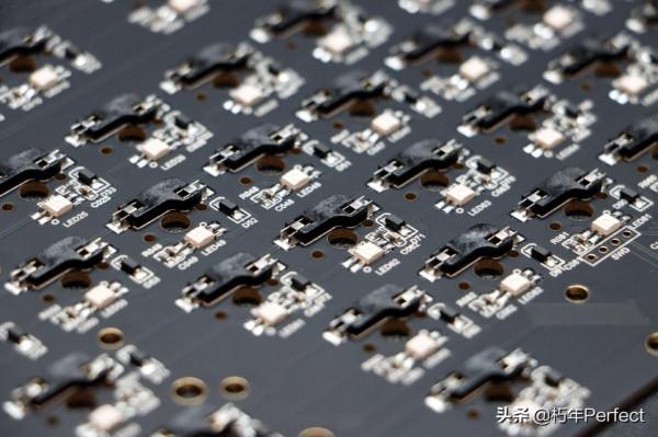 KBDfans Odin98 金屬鍵盤套件組裝分享